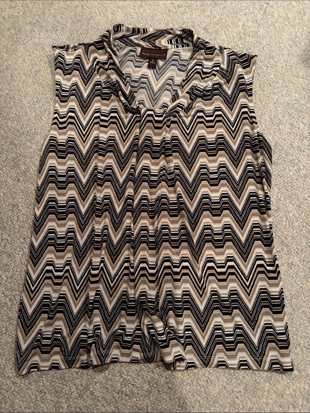 Dana Buchman Chevron Sleeveless Blouse in Black and Cream